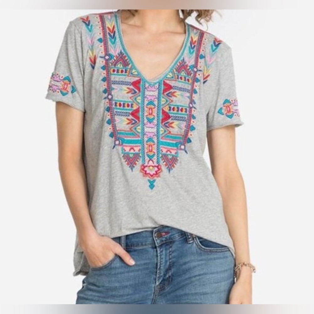 Johnny Was V-Neck Embroidered Boho Short Sleeve Gray Laurelle Tee Shirt Size XL